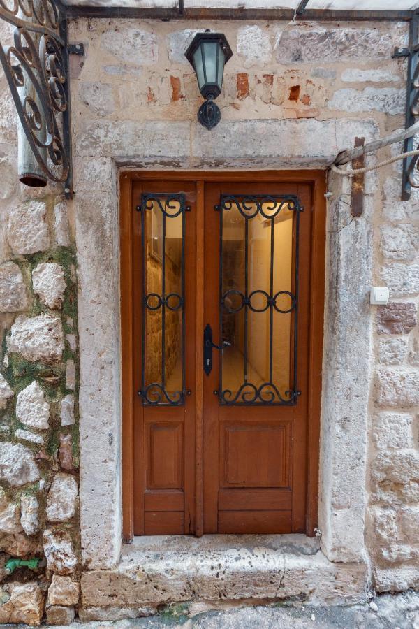 Apartment Amigo 2 Old Town Kotor Exterior photo